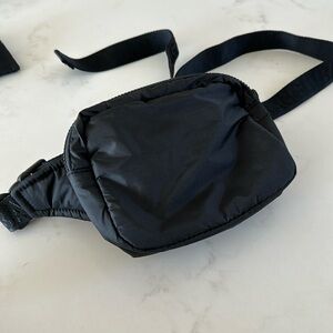 BRAND NEW w/o tag Baggu Belt Bag Blk